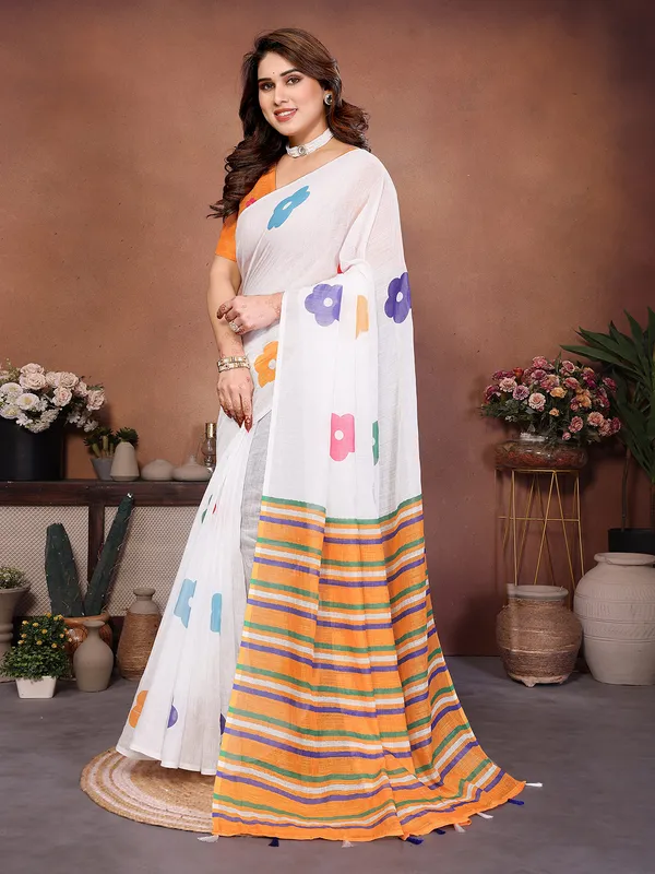 Digital_Print_Cotton_Linen_Saree_With_Unstitched_Blouse_Piece_(WHITE)