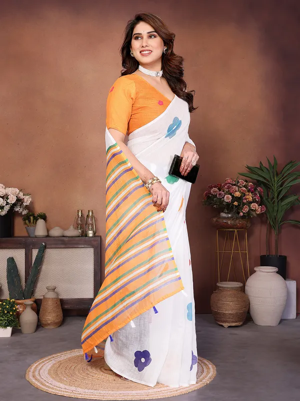 Digital_Print_Cotton_Linen_Saree_With_Unstitched_Blouse_Piece_(WHITE)