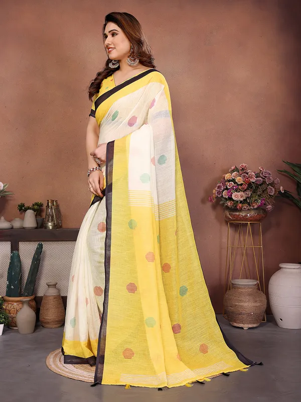 Digital_Print_Cotton_Linen_Saree_With_Unstitched_Blouse_Piece_(White)