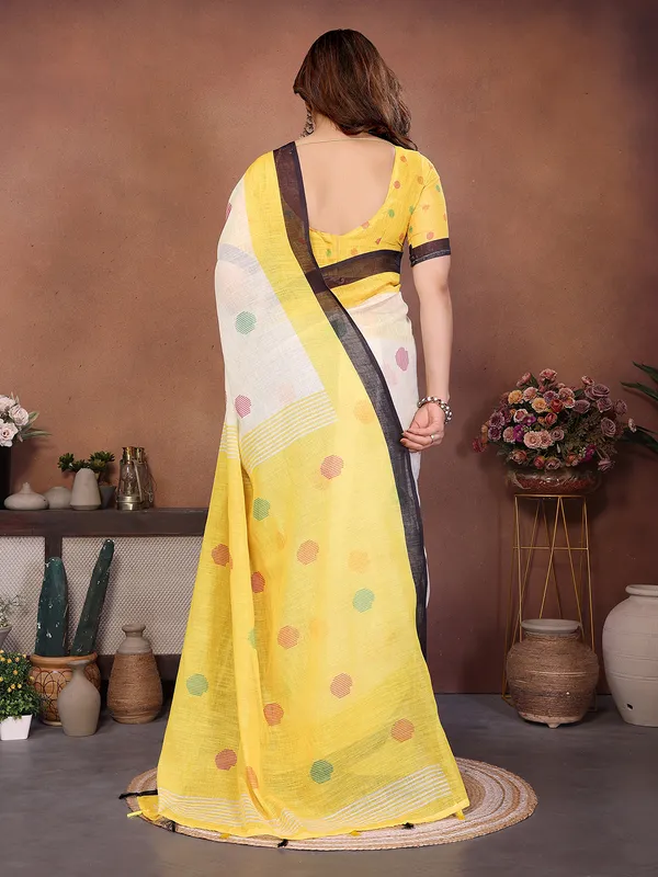 Digital_Print_Cotton_Linen_Saree_With_Unstitched_Blouse_Piece_(White)