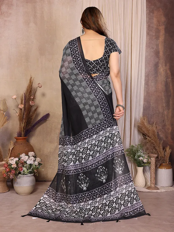 Digital_Print_Cotton_Linen_Saree_With_Unstitched_Blouse_Piece_(BLACK)