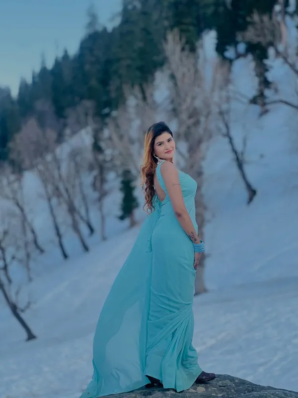 Plain_Dyed_Daily_Wear_Georgette_Saree_With_Unstitched_Blouse_Piece