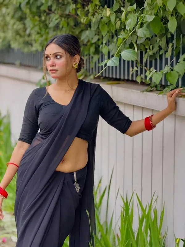 Plain_Dyed_Daily_Wear_Georgette_Saree_With_Unstitched_Blouse_Piece