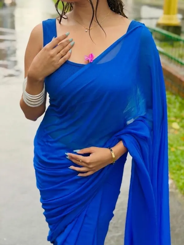 Plain_Dyed_Daily_Wear_Georgette_Saree_With_Unstitched_Blouse_Piece