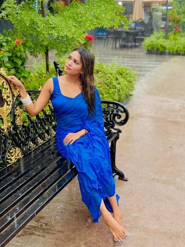 Plain_Dyed_Daily_Wear_Georgette_Saree_With_Unstitched_Blouse_Piece