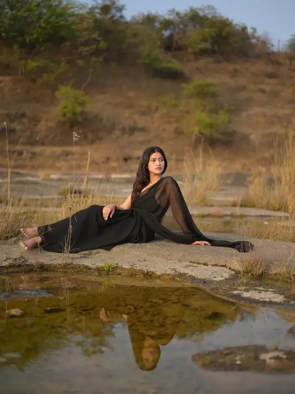 Plain_Dyed_Daily_Wear_Georgette_Saree_With_Unstitched_Blouse_Piece