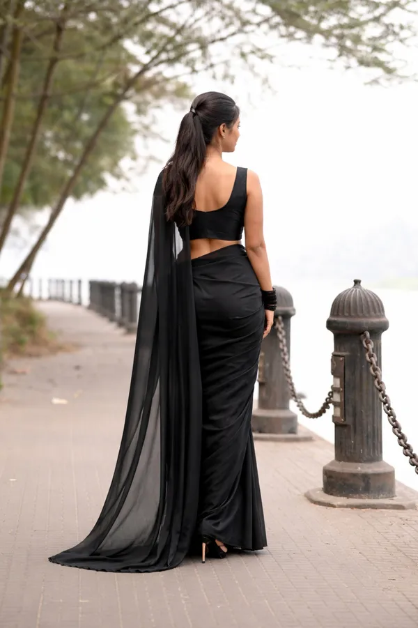 Plain_Dyed_Daily_Wear_Georgette_Saree_With_Unstitched_Blouse_Piece