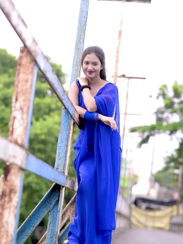 Plain_Dyed_Daily_Wear_Georgette_Saree_With_Unstitched_Blouse_Piece