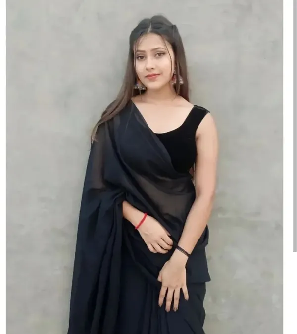 Elegant_Solid_Chiffon_Plain_Dyed_Saree_With_Unstitched_Blouse_Piece