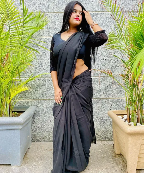 Elegant_Solid_Chiffon_Plain_Dyed_Saree_With_Unstitched_Blouse_Piece
