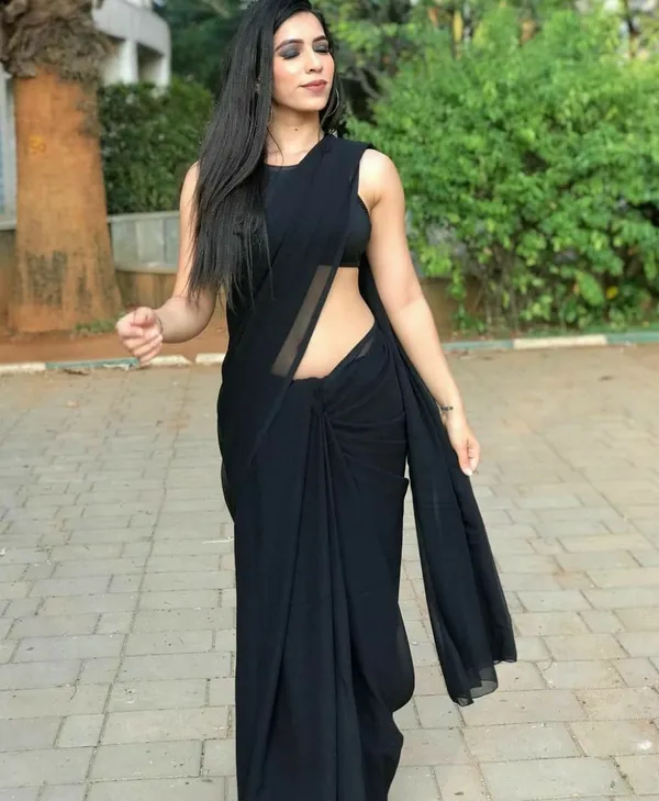 Elegant_Solid_Chiffon_Plain_Dyed_Saree_With_Unstitched_Blouse_Piece