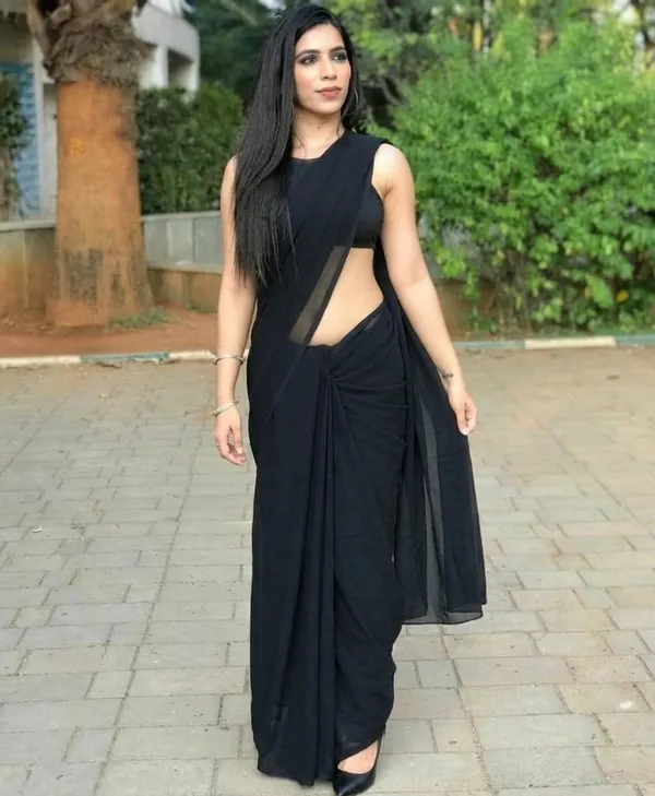 Elegant_Solid_Chiffon_Plain_Dyed_Saree_With_Unstitched_Blouse_Piece