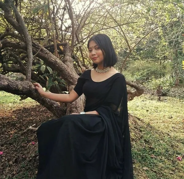 Elegant_Solid_Chiffon_Plain_Dyed_Saree_With_Unstitched_Blouse_Piece