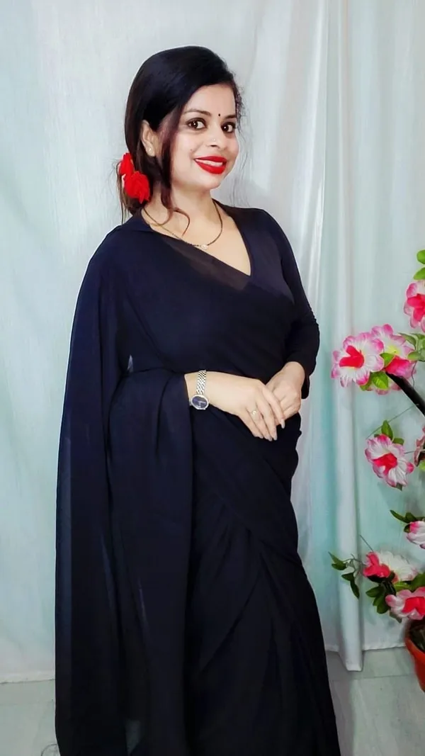 Elegant_Solid_Chiffon_Plain_Dyed_Saree_With_Unstitched_Blouse_Piece