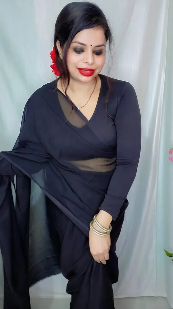 Elegant_Solid_Chiffon_Plain_Dyed_Saree_With_Unstitched_Blouse_Piece
