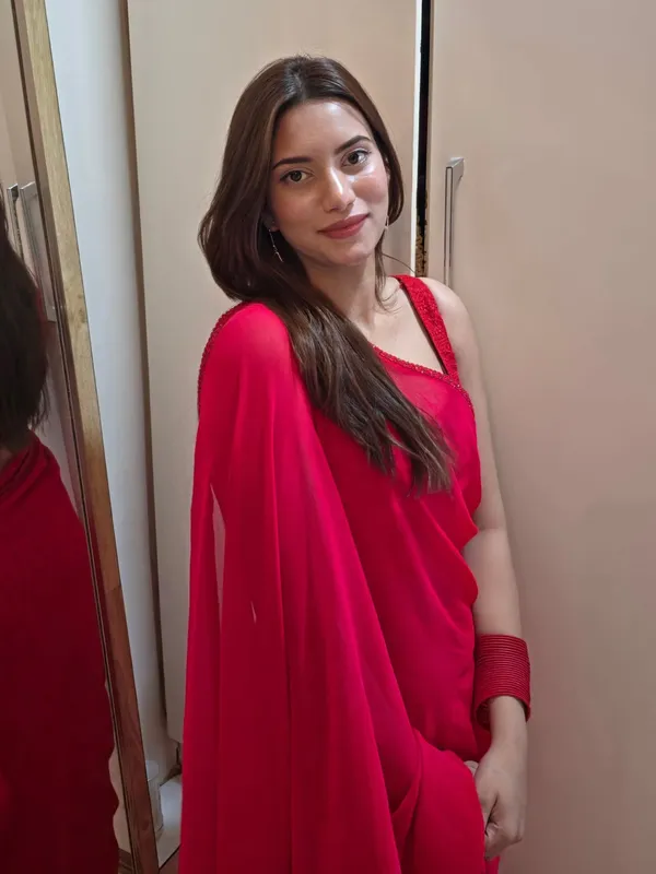Plain_Dyed_Daily_Wear_Georgette_Saree_With_Unstitched_Blouse_Piece