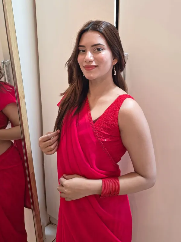 Plain_Dyed_Daily_Wear_Georgette_Saree_With_Unstitched_Blouse_Piece