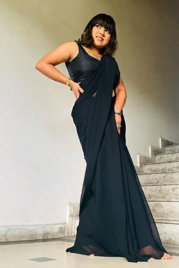 Elegant_Solid_Chiffon_Plain_Dyed_Saree_With_Unstitched_Blouse_Piece