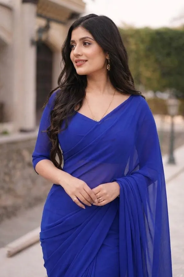 Plain_Dyed_Daily_Wear_Georgette_Saree_With_Unstitched_Blouse_Piece