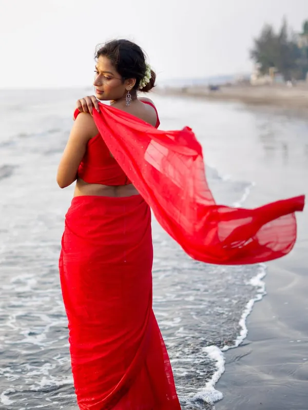 Plain_Dyed_Daily_Wear_Georgette_Saree_With_Unstitched_Blouse_Piece