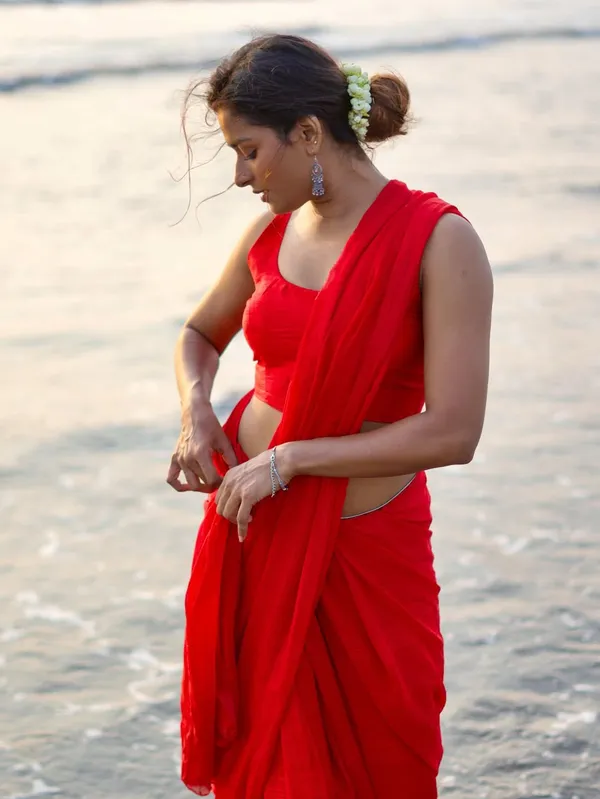 Plain_Dyed_Daily_Wear_Georgette_Saree_With_Unstitched_Blouse_Piece