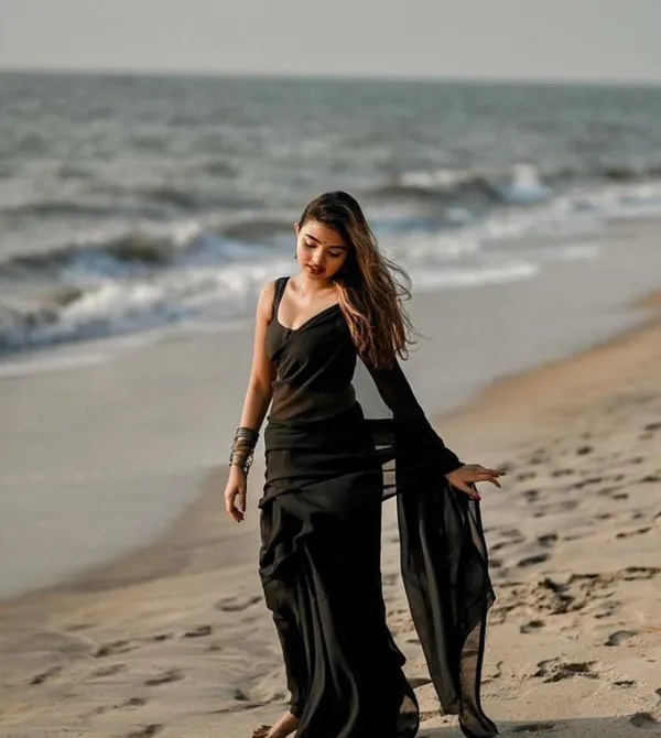 Elegant_Solid_Chiffon_Plain_Dyed_Saree_With_Unstitched_Blouse_Piece