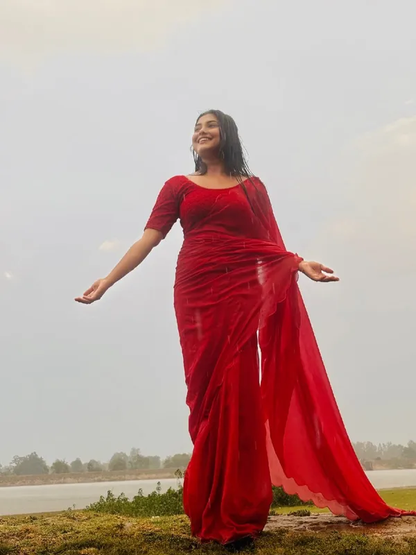 Plain_Dyed_Daily_Wear_Georgette_Saree_With_Unstitched_Blouse_Piece