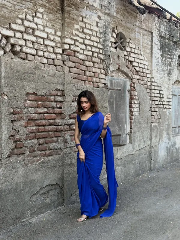Plain_Dyed_Daily_Wear_Georgette_Saree_With_Unstitched_Blouse_Piece