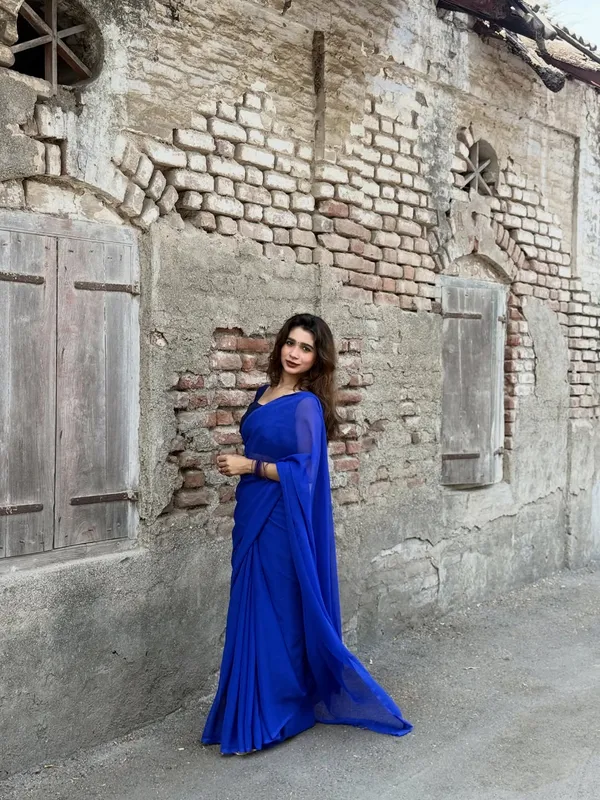 Plain_Dyed_Daily_Wear_Georgette_Saree_With_Unstitched_Blouse_Piece