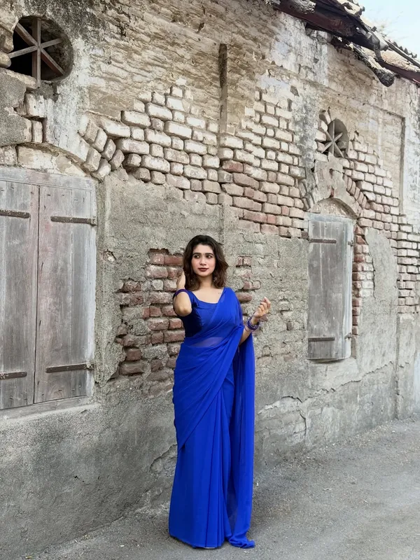 Plain_Dyed_Daily_Wear_Georgette_Saree_With_Unstitched_Blouse_Piece