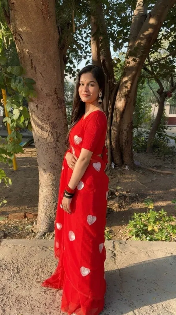 Georgette_embroidered_chiffon_saree_with_blouse_piece
