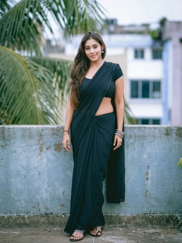 Elegant_Solid_Chiffon_Plain_Dyed_Saree_With_Unstitched_Blouse_Piece