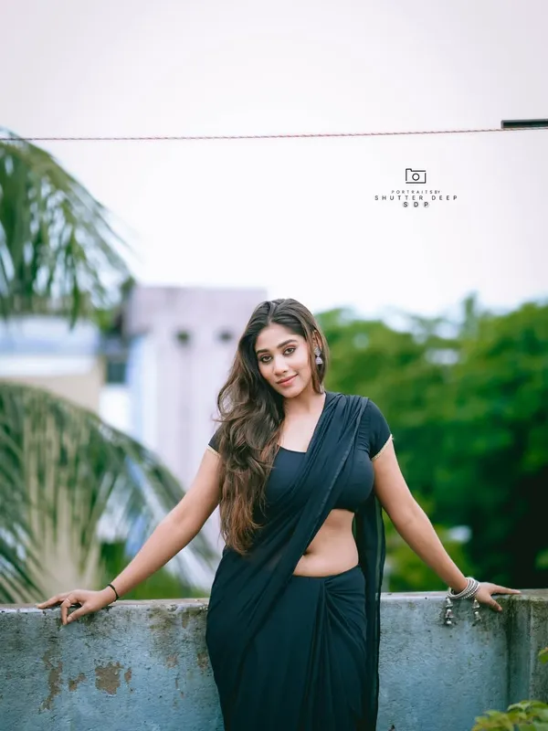 Elegant_Solid_Chiffon_Plain_Dyed_Saree_With_Unstitched_Blouse_Piece