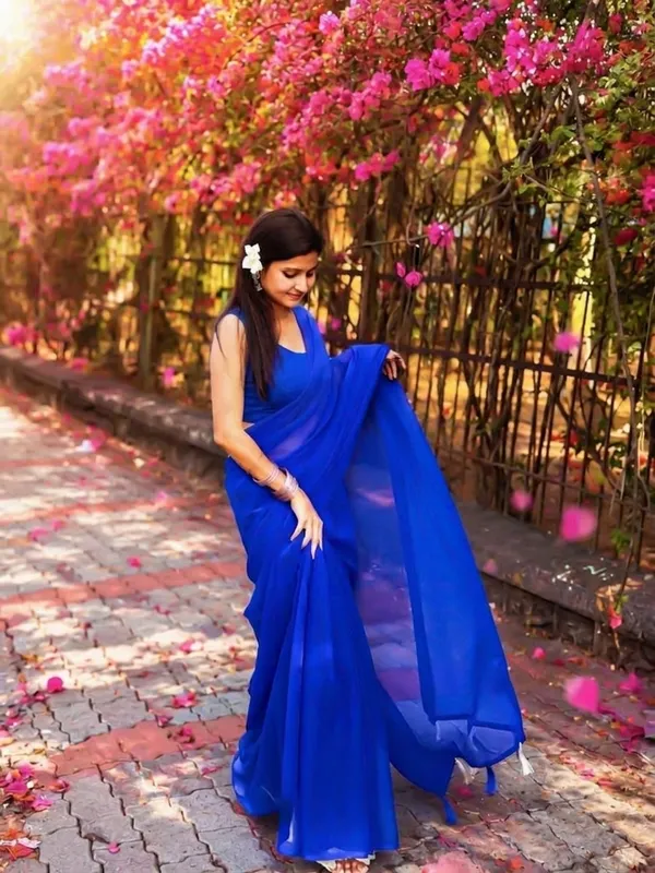 Plain_Dyed_Daily_Wear_Georgette_Saree_With_Unstitched_Blouse_Piece
