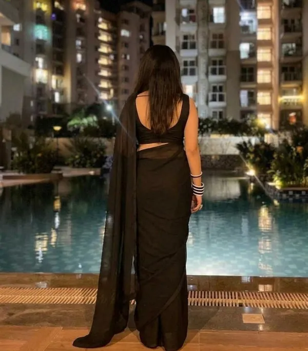 Elegant_Solid_Chiffon_Plain_Dyed_Saree_With_Unstitched_Blouse_Piece