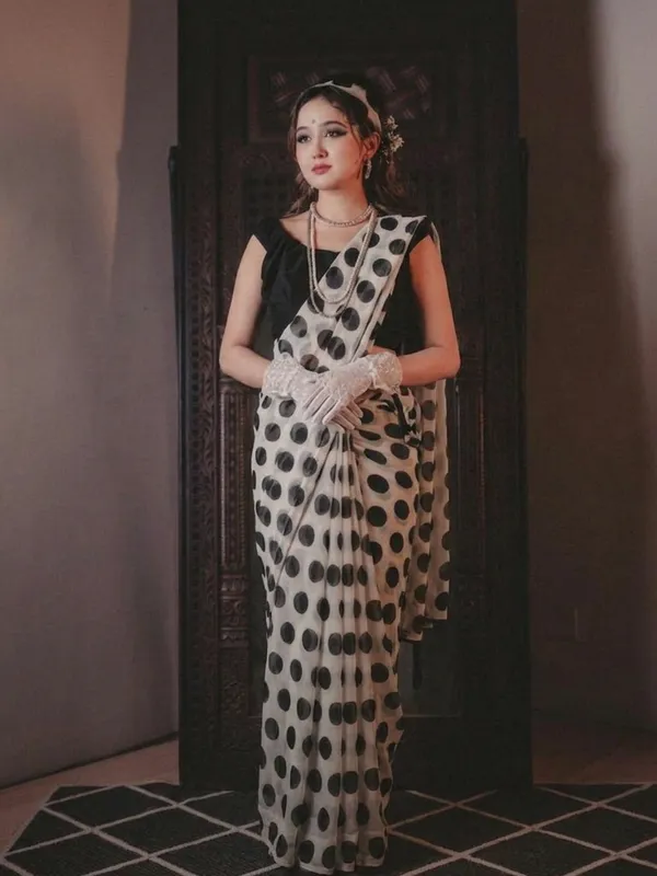 Printed_Daily_Wear_Georgette_Saree_With_Unstitched_Blouse_Piece