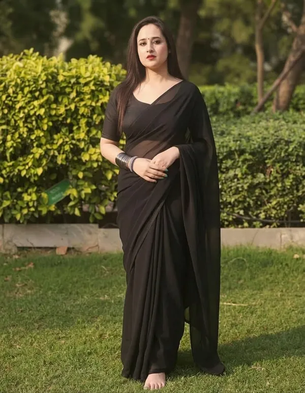 Elegant_Solid_Chiffon_Plain_Dyed_Saree_With_Unstitched_Blouse_Piece