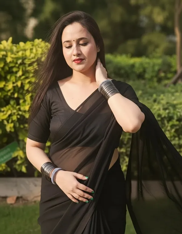 Elegant_Solid_Chiffon_Plain_Dyed_Saree_With_Unstitched_Blouse_Piece