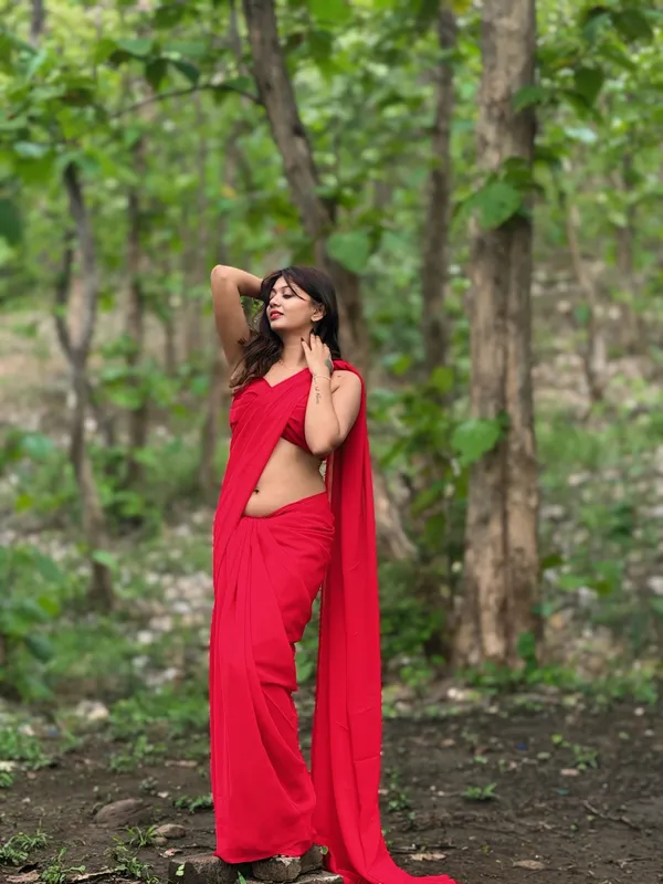 Plain_Dyed_Daily_Wear_Georgette_Saree_With_Unstitched_Blouse_Piece
