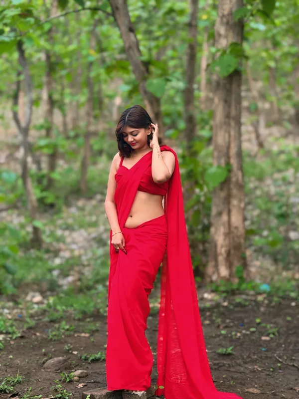 Plain_Dyed_Daily_Wear_Georgette_Saree_With_Unstitched_Blouse_Piece