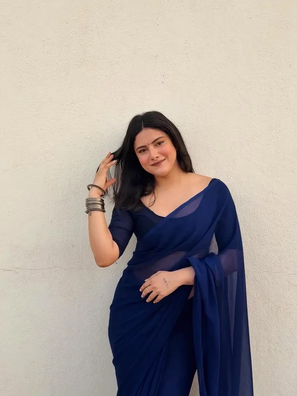 Plain_Dyed_Daily_Wear_Georgette_Saree_With_Unstitched_Blouse_Piece