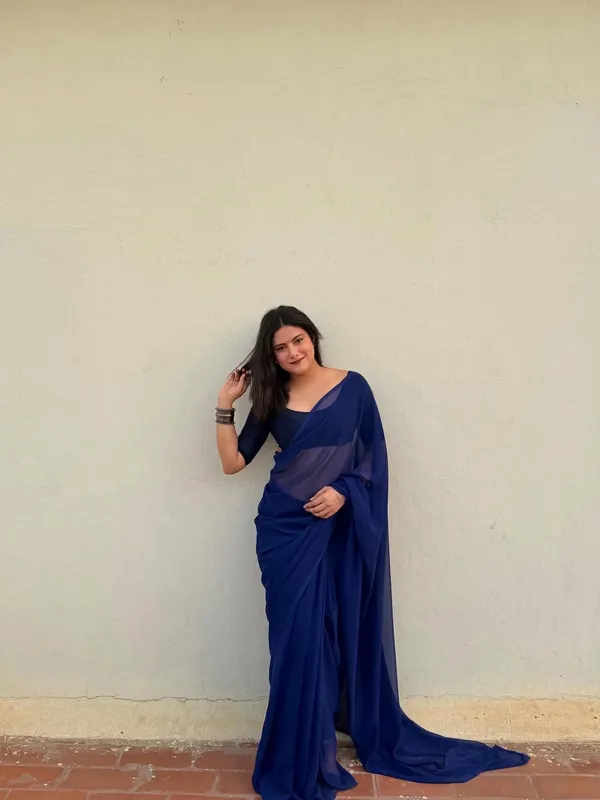 Plain_Dyed_Daily_Wear_Georgette_Saree_With_Unstitched_Blouse_Piece