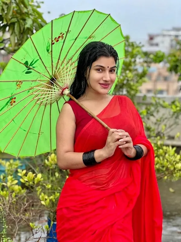 Plain_Dyed_Daily_Wear_Georgette_Saree_With_Unstitched_Blouse_Piece