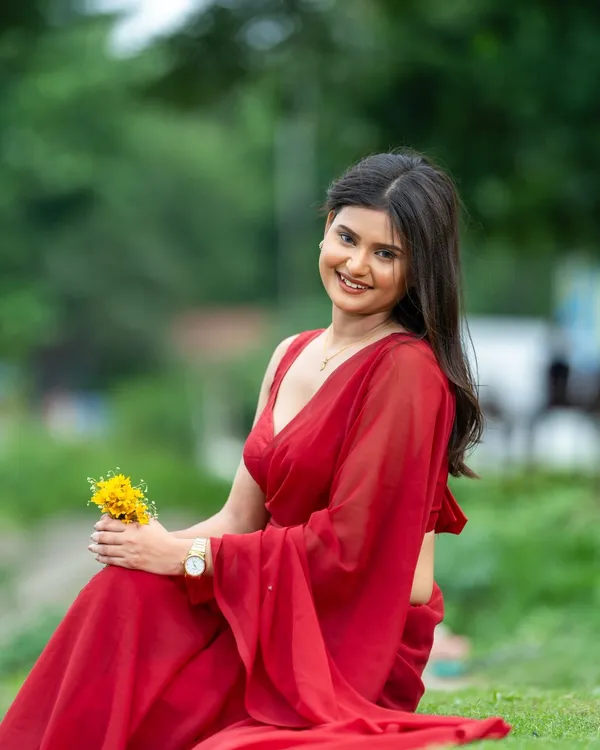 Plain_Dyed_Daily_Wear_Georgette_Saree_With_Unstitched_Blouse_Piece