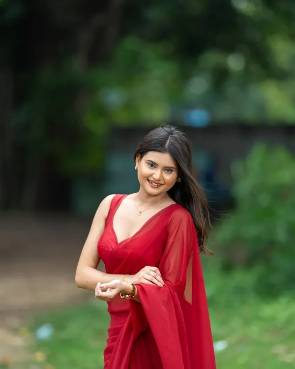 Plain_Dyed_Daily_Wear_Georgette_Saree_With_Unstitched_Blouse_Piece