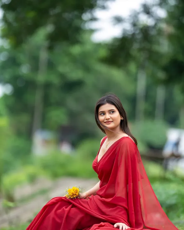 Plain_Dyed_Daily_Wear_Georgette_Saree_With_Unstitched_Blouse_Piece
