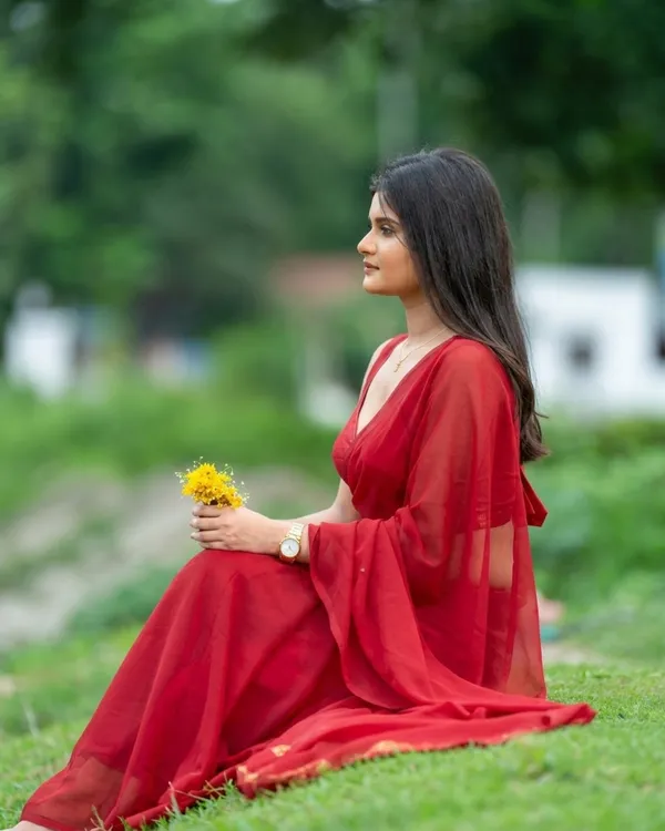 Plain_Dyed_Daily_Wear_Georgette_Saree_With_Unstitched_Blouse_Piece