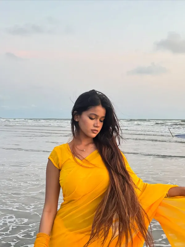 Plain_Dyed_Daily_Wear_Georgette_Saree_With_Unstitched_Blouse_Piece