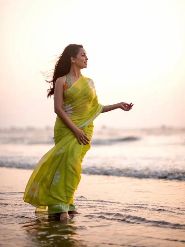 Digital_Print_Cotton_Linen_Saree_With_Unstitched_Blouse_Piece