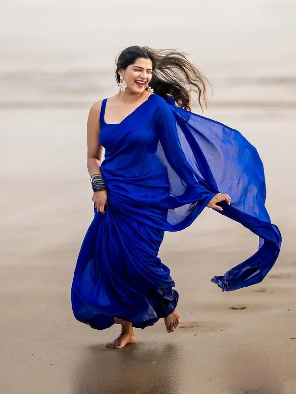 Plain_Dyed_Daily_Wear_Georgette_Saree_With_Unstitched_Blouse_Piece
